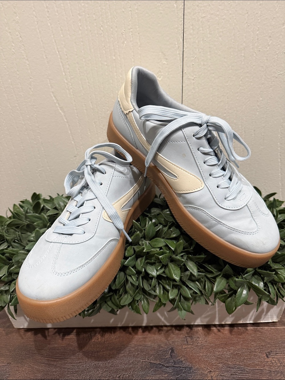 DV by Dolce Vita Russo Light Blue Cream Colorway Platform Sneakers Size 8.5